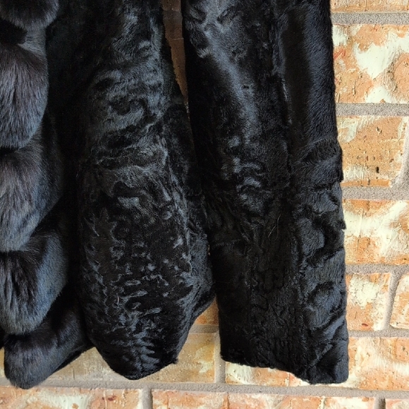 Saks Reversible Elegant Black Fur-Trimmed Women's Jacket - Picture 8 of 10